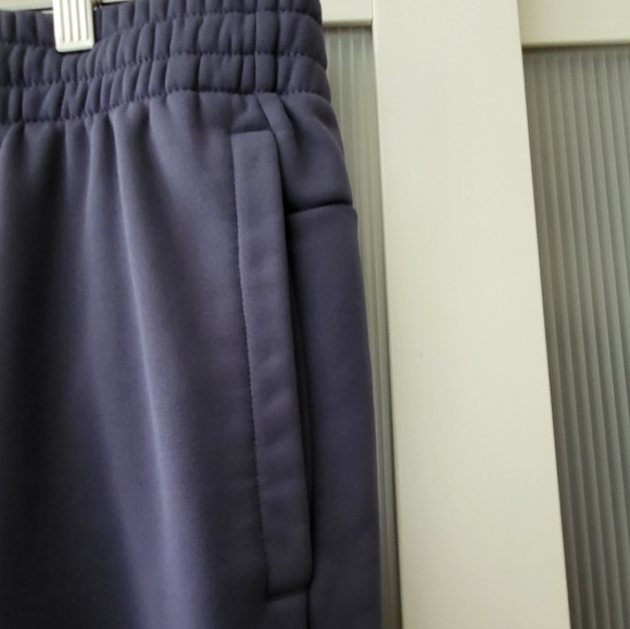 Under Armour Track Pants - youth XL - Picture 7 of 7